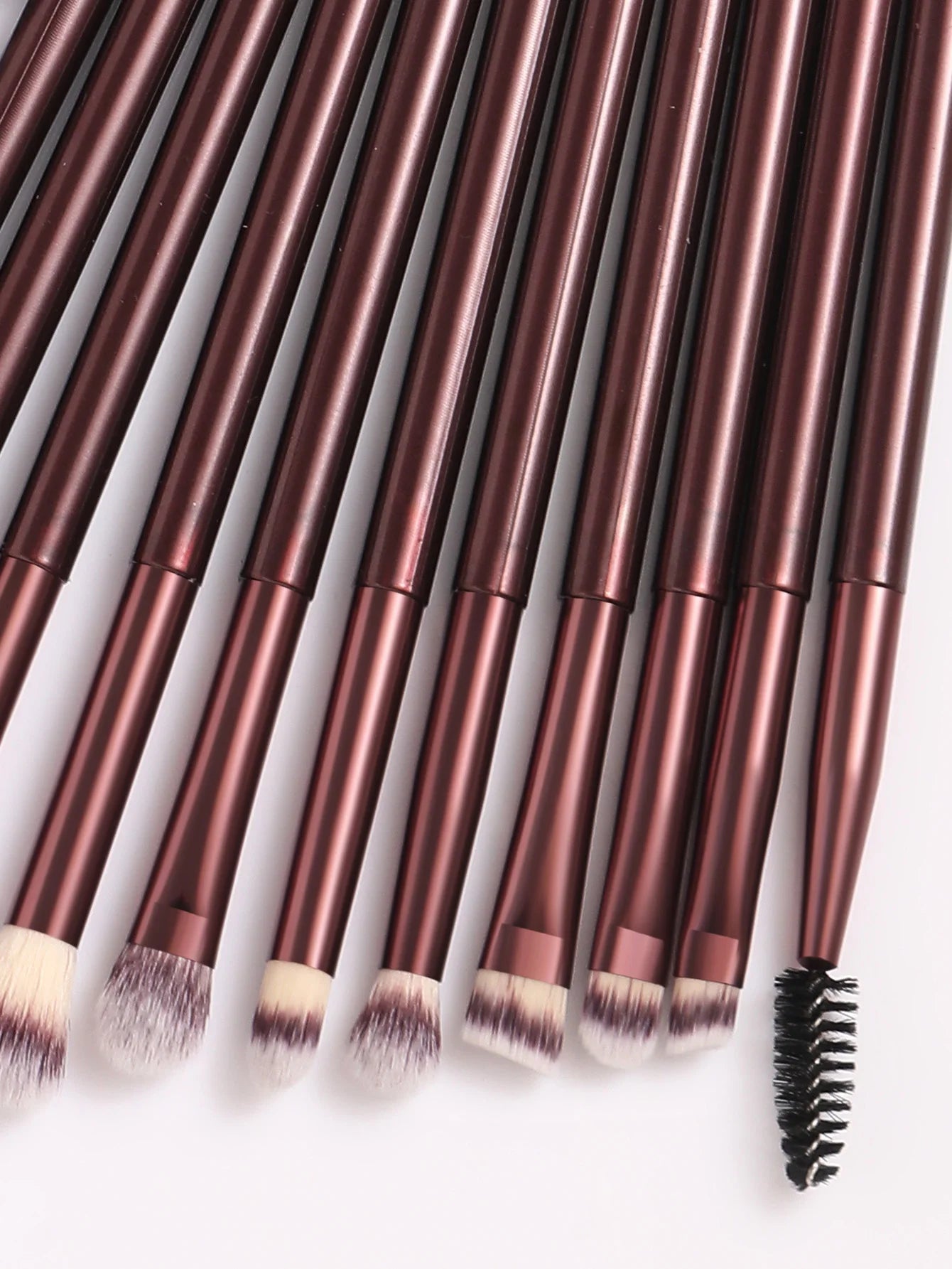32 Piece Premium Makeup Brush Set With Synthetic Hair Bristles For Eyeshadow