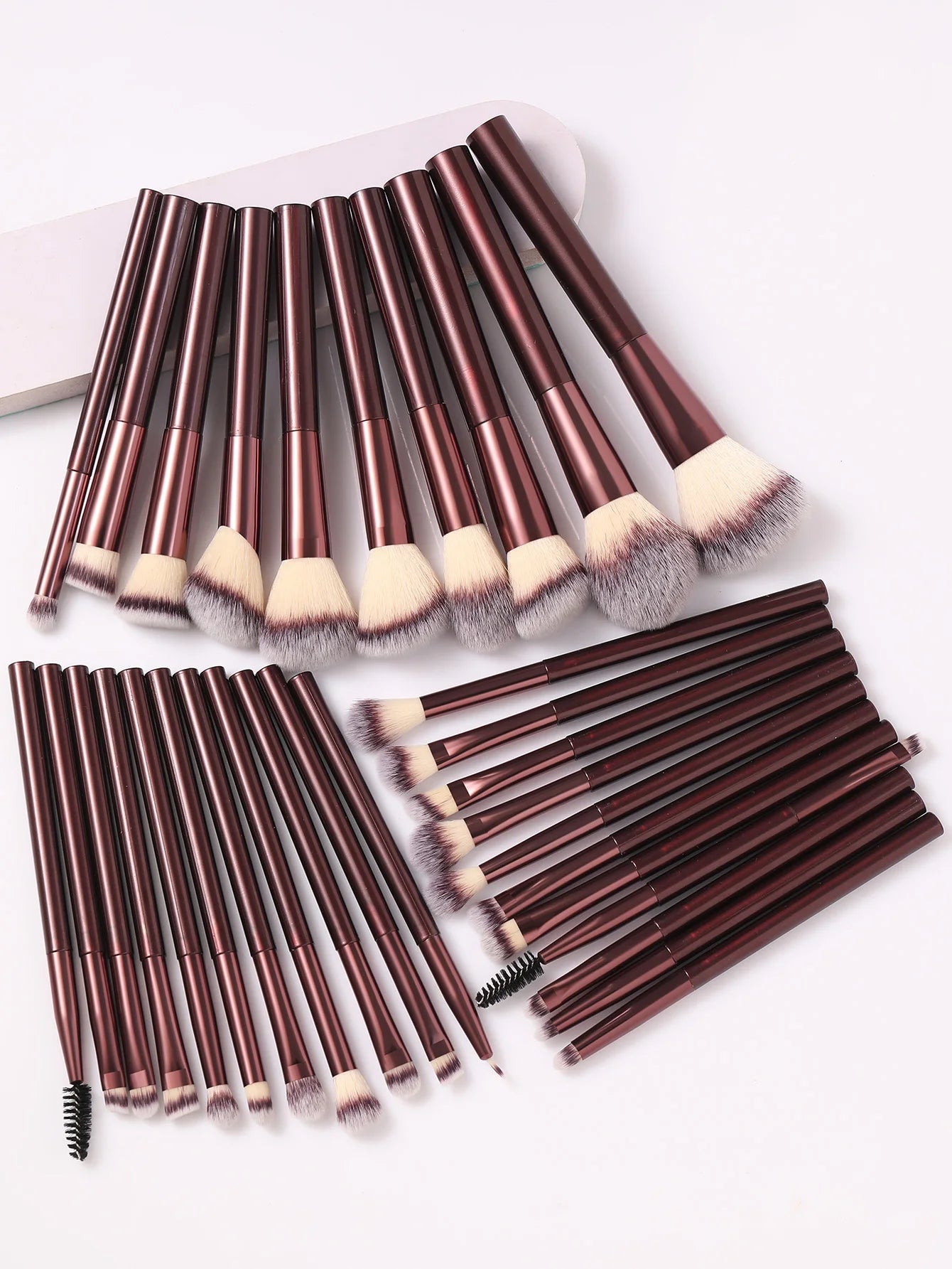 32 Piece Premium Makeup Brush Set With Synthetic Hair Bristles For Eyeshadow