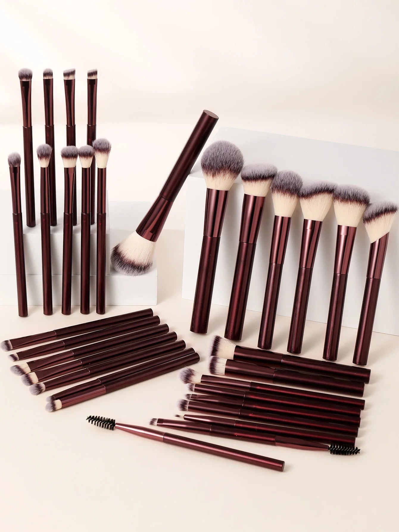 32 Piece Premium Makeup Brush Set With Synthetic Hair Bristles For Eyeshadow